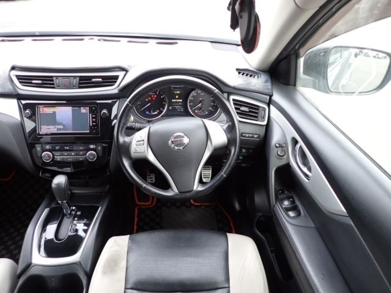 X-TRAIL