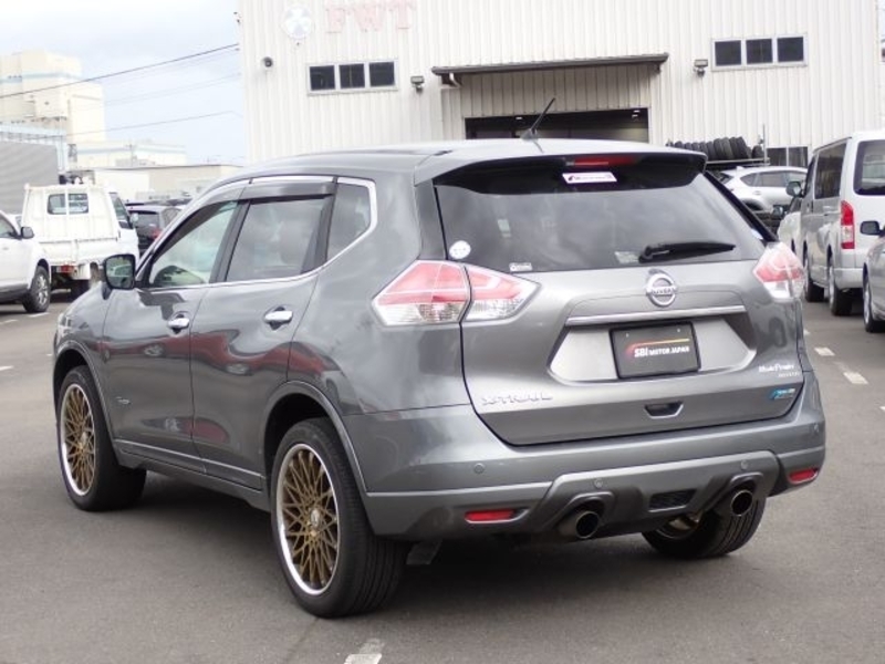 X-TRAIL