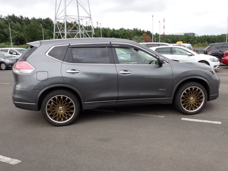 X-TRAIL