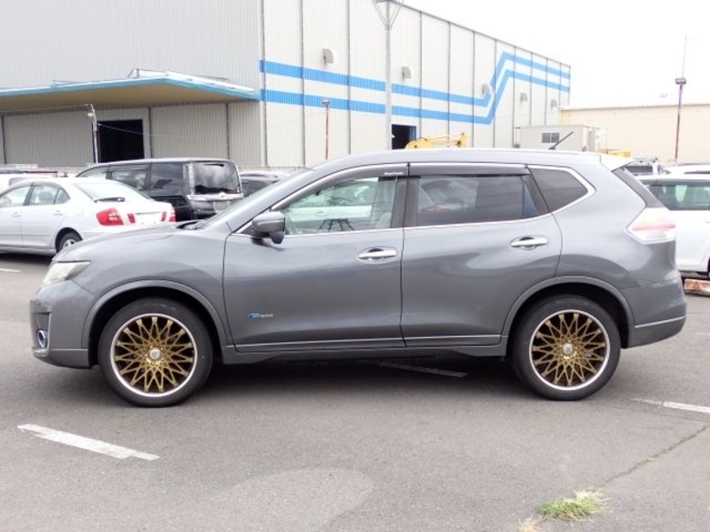 NISSAN X-TRAIL