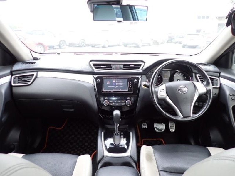X-TRAIL