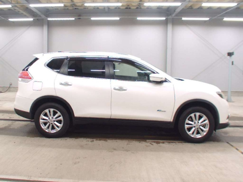 X-TRAIL