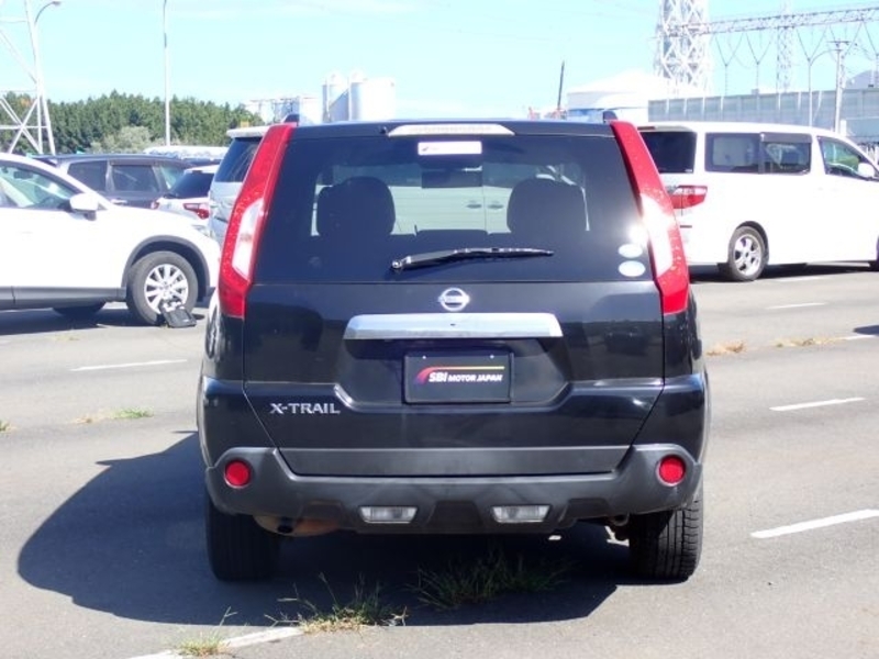 X-TRAIL