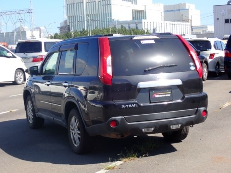 X-TRAIL
