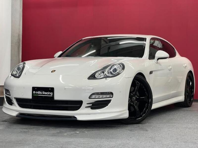 PORSCHE PANAMERA