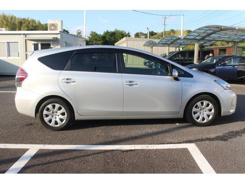 PRIUS ALPHA