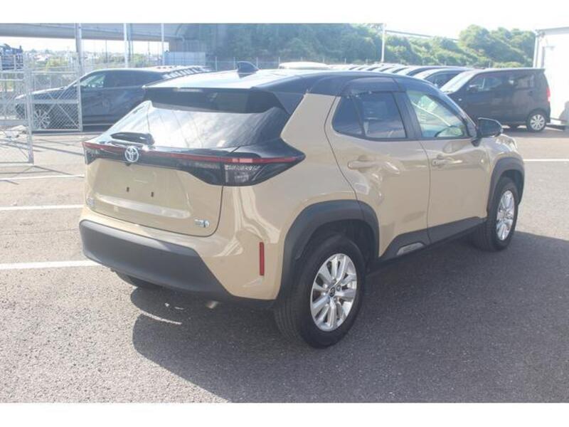 YARIS CROSS