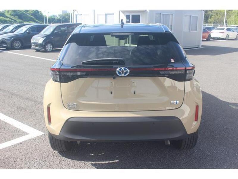 YARIS CROSS
