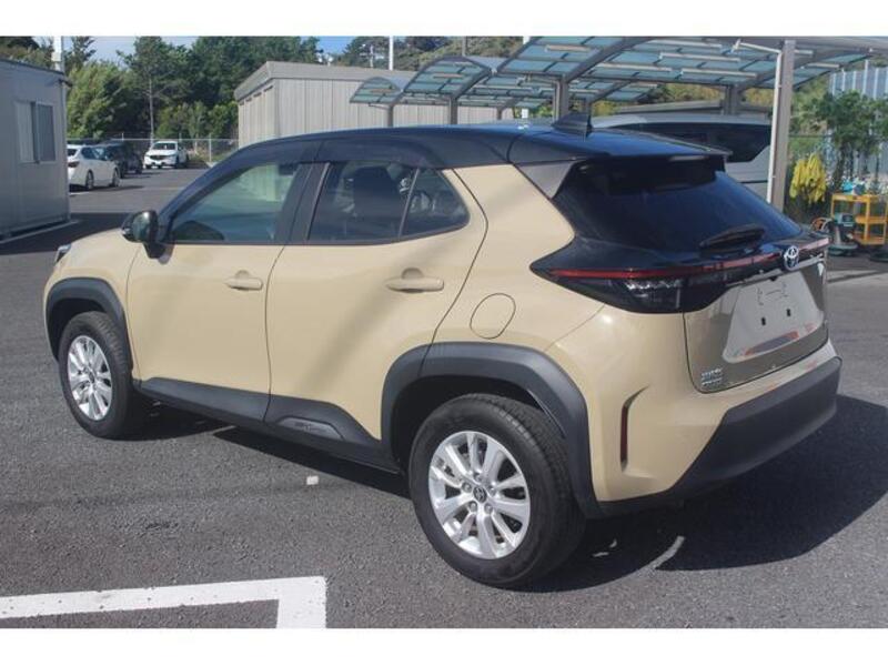 YARIS CROSS