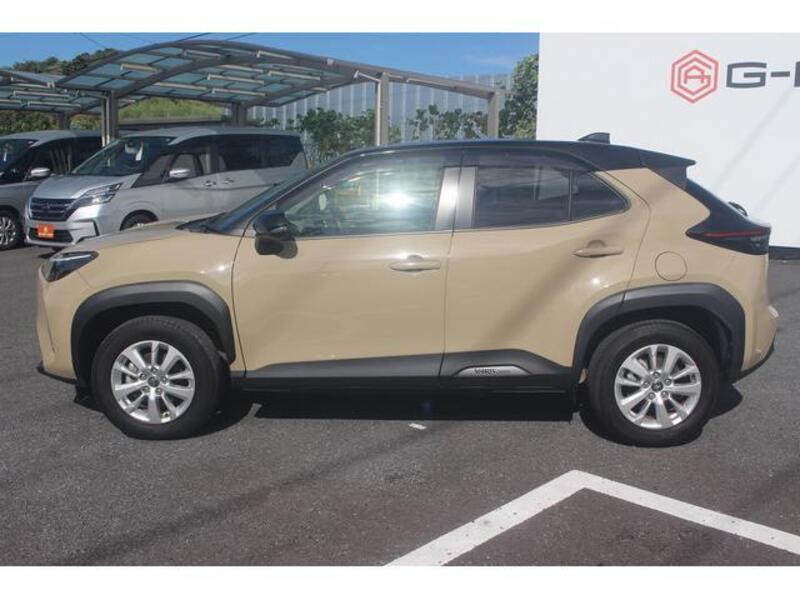 YARIS CROSS