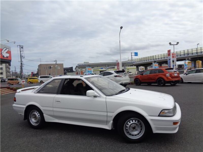 COROLLA LEVIN