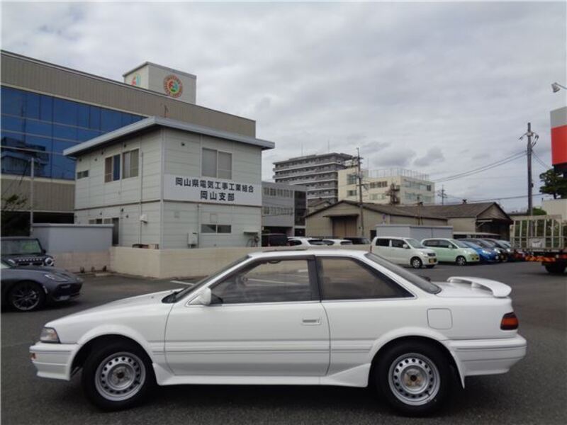 COROLLA LEVIN