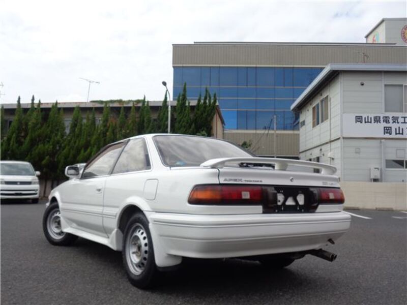 COROLLA LEVIN