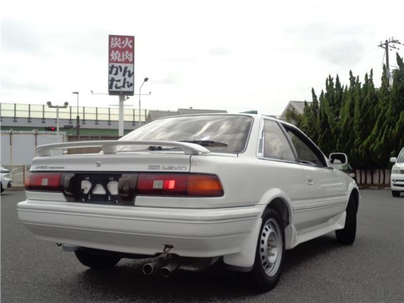 COROLLA LEVIN