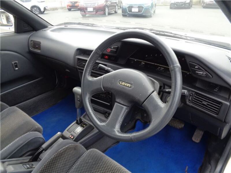 COROLLA LEVIN