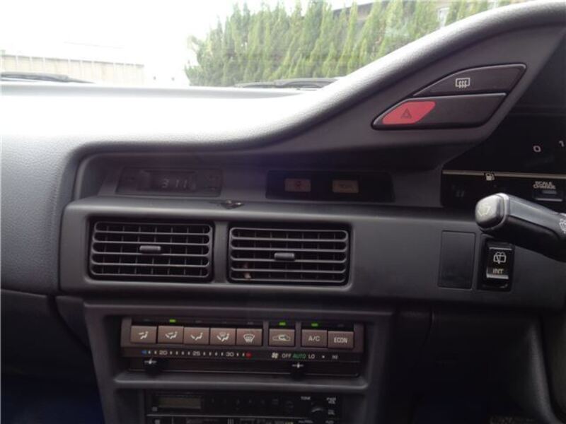 COROLLA LEVIN