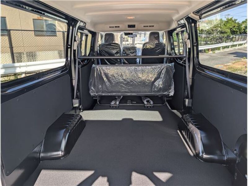 CARAVAN VAN