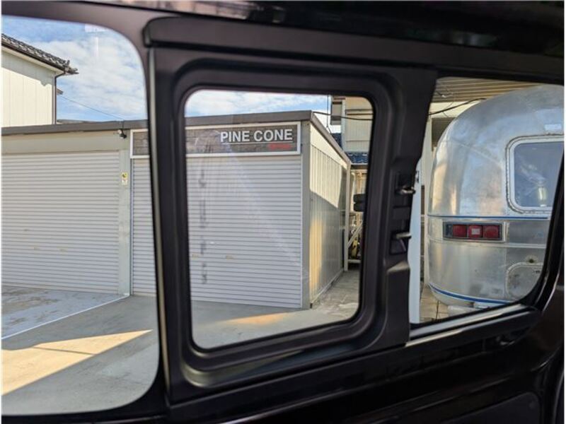 CARAVAN VAN