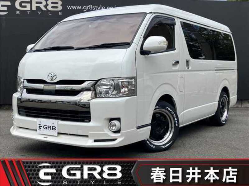 TOYOTA HIACE VAN