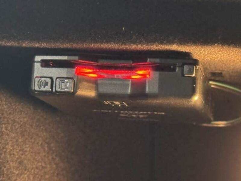 3008