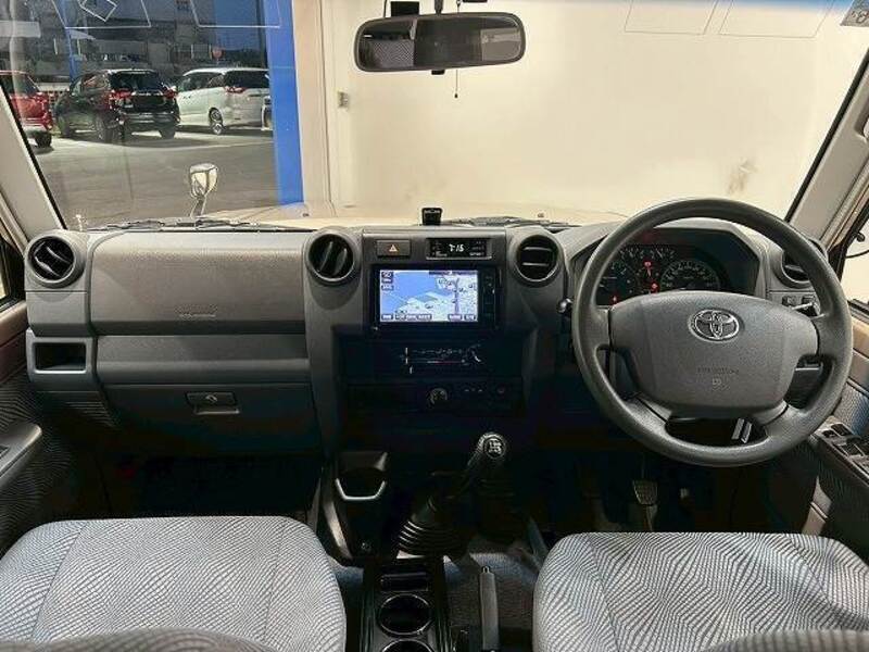 LAND CRUISER