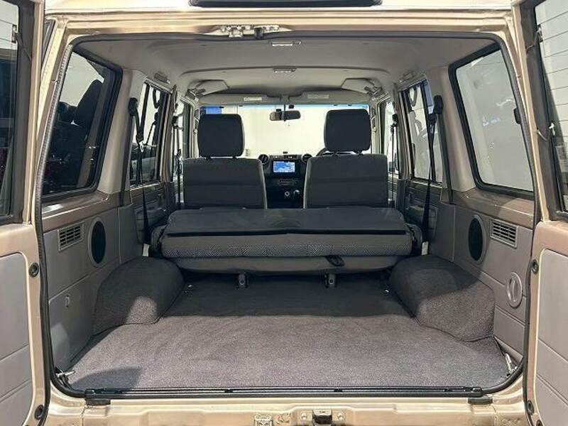 LAND CRUISER