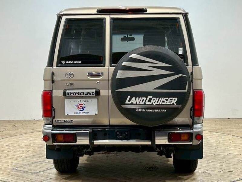 LAND CRUISER