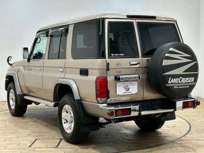 LAND CRUISER