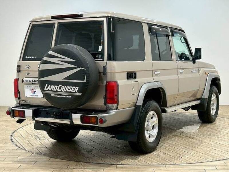 LAND CRUISER