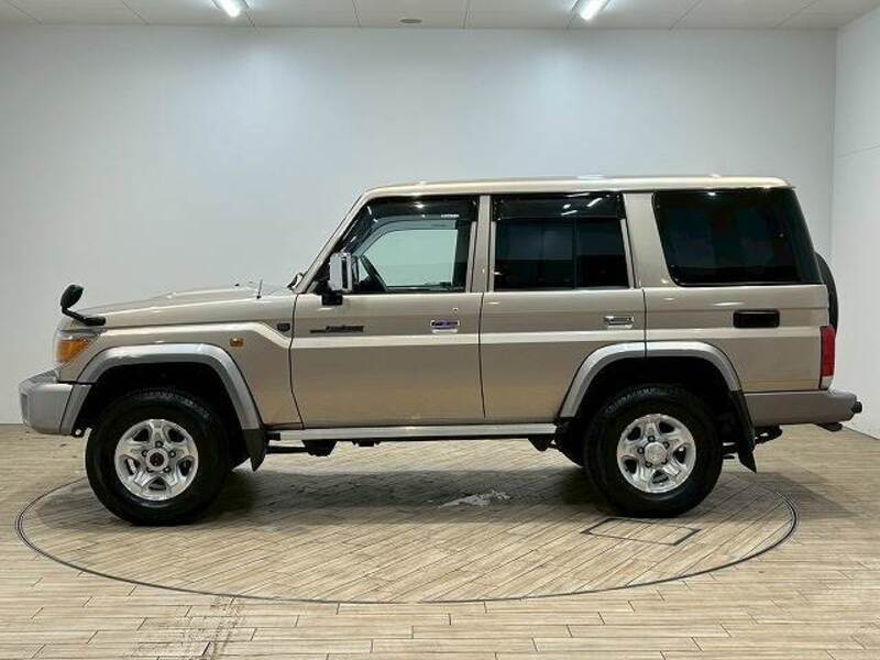 LAND CRUISER