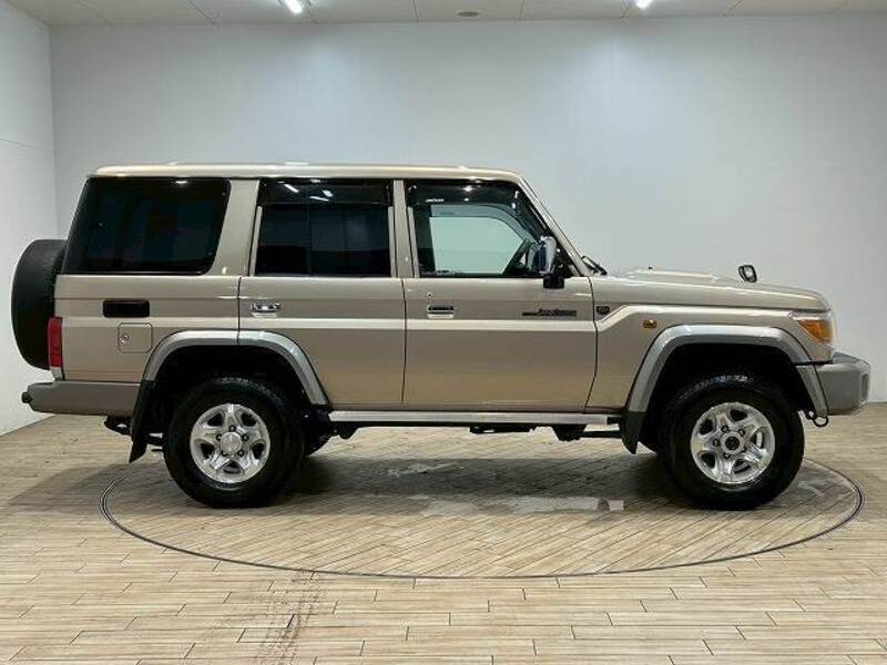 LAND CRUISER