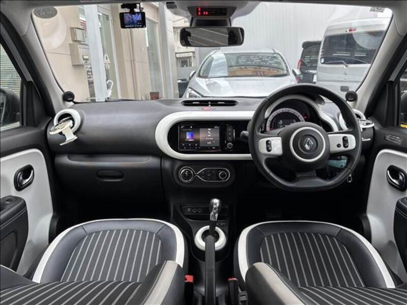 TWINGO