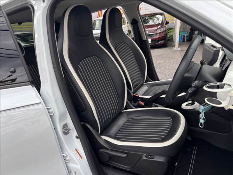 TWINGO