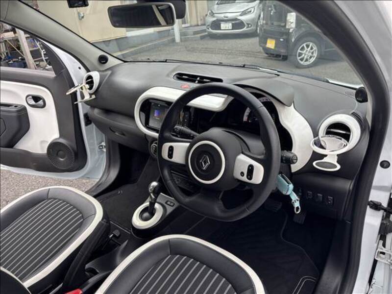 TWINGO