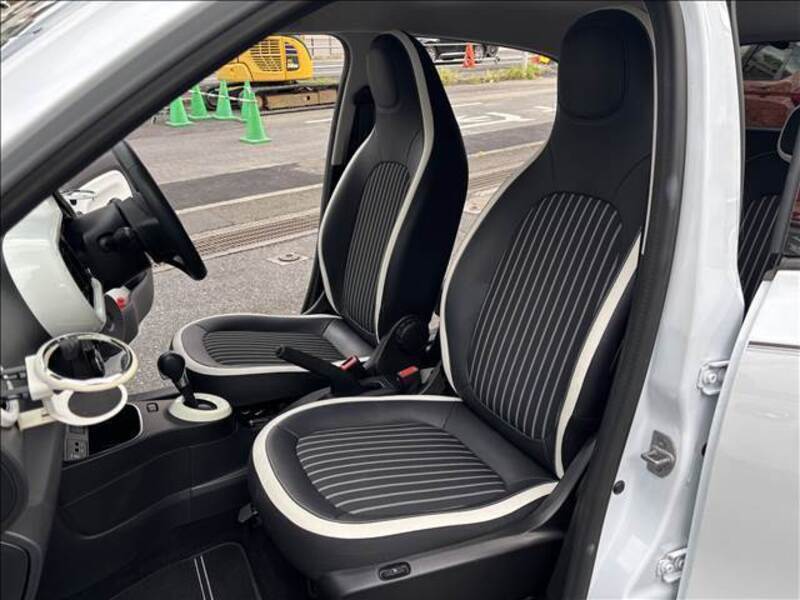 TWINGO