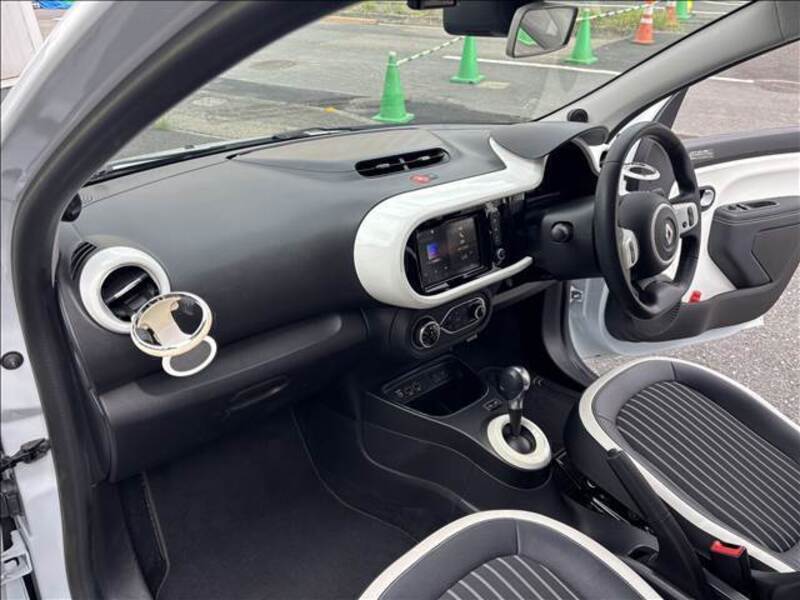 TWINGO