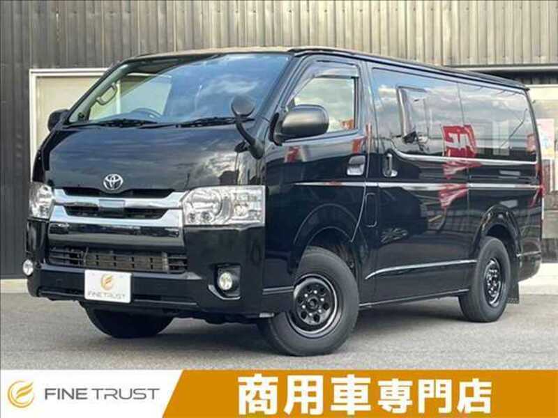 TOYOTA HIACE VAN