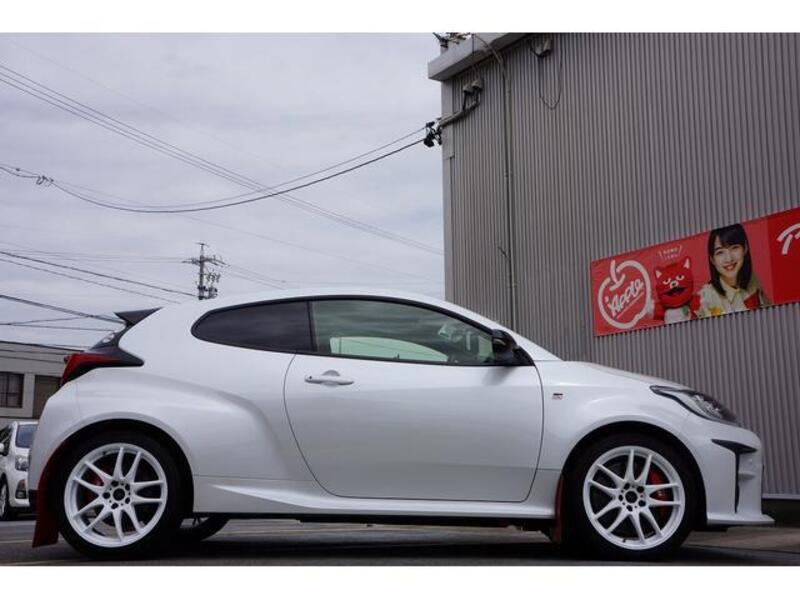 GR YARIS