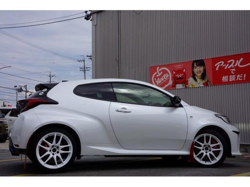 GR YARIS