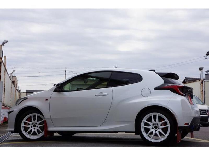 GR YARIS