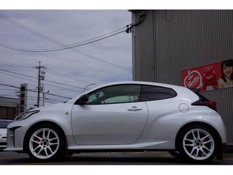GR YARIS