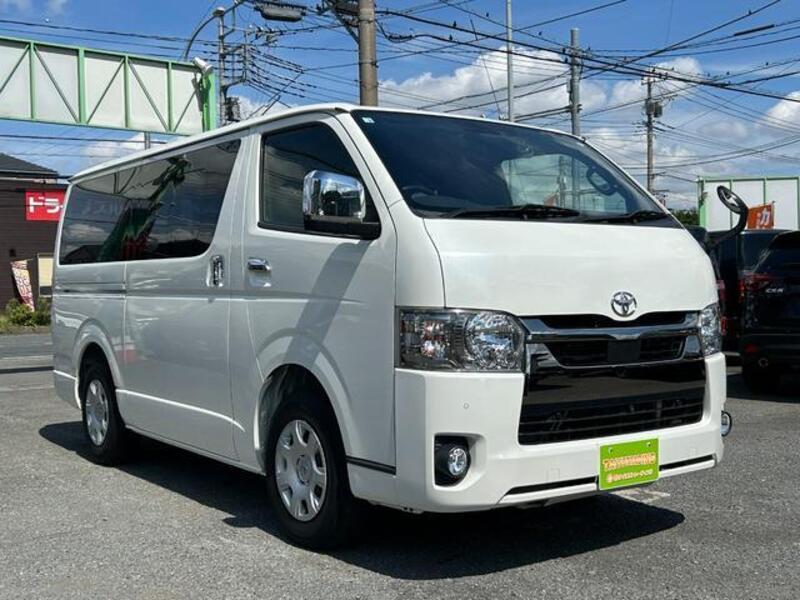 TOYOTA HIACE VAN