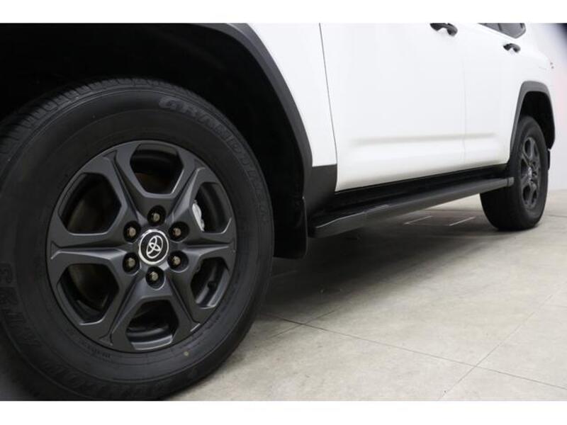 LAND CRUISER