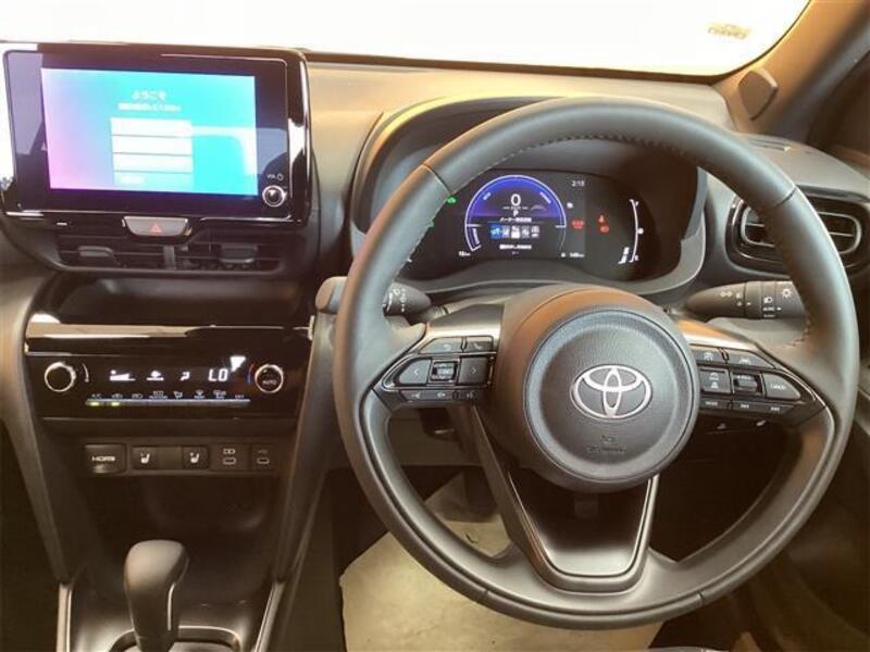 YARIS CROSS