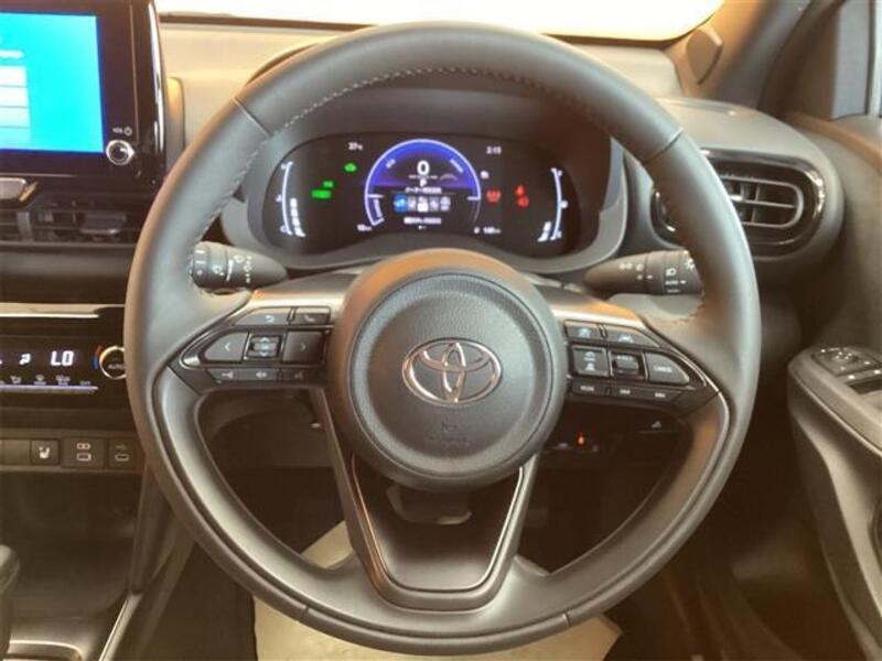 YARIS CROSS