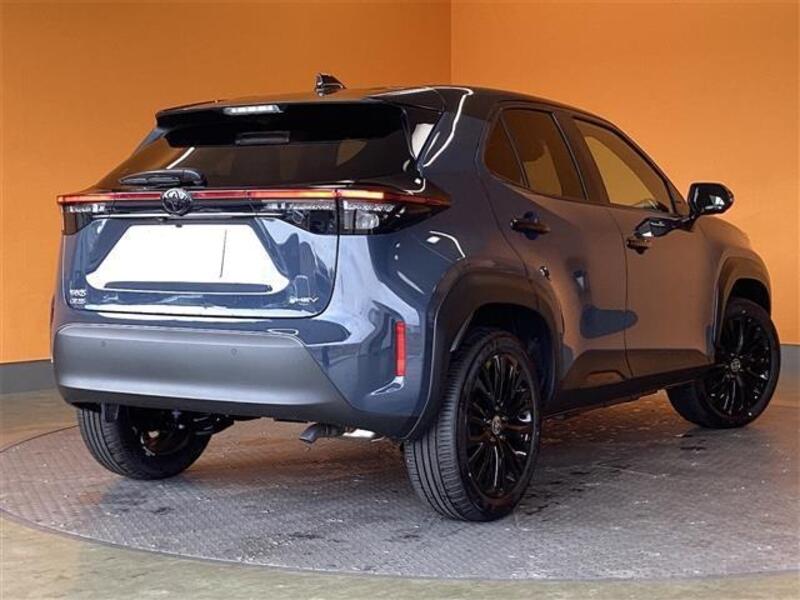 YARIS CROSS