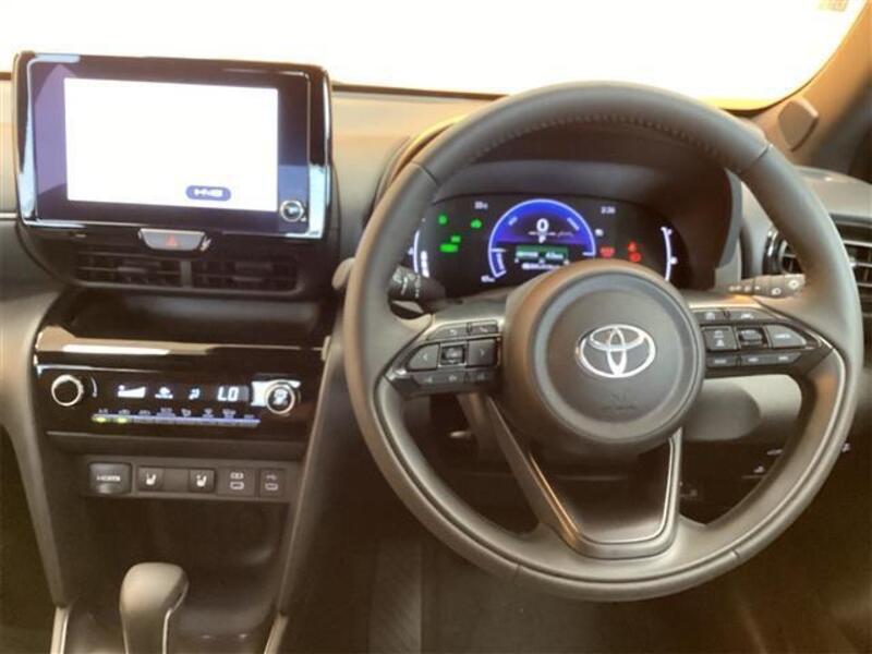 YARIS CROSS