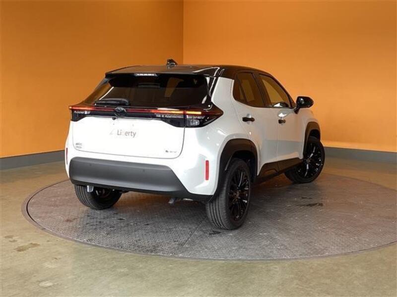 YARIS CROSS