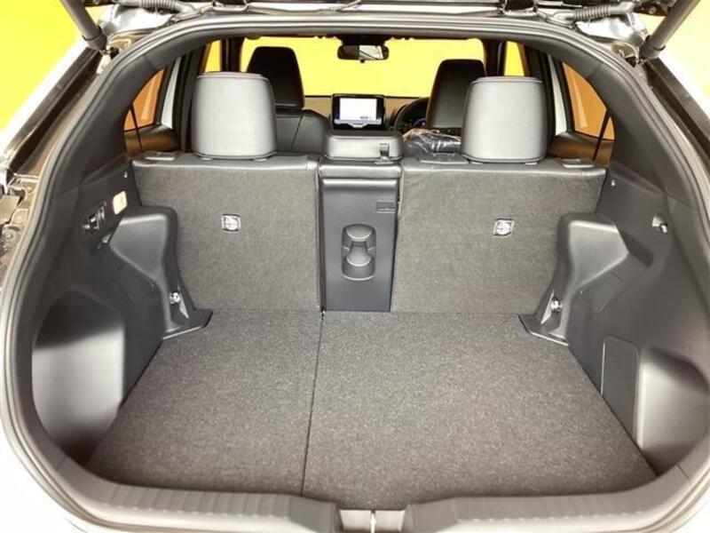 YARIS CROSS