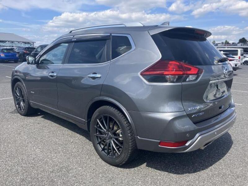 X-TRAIL